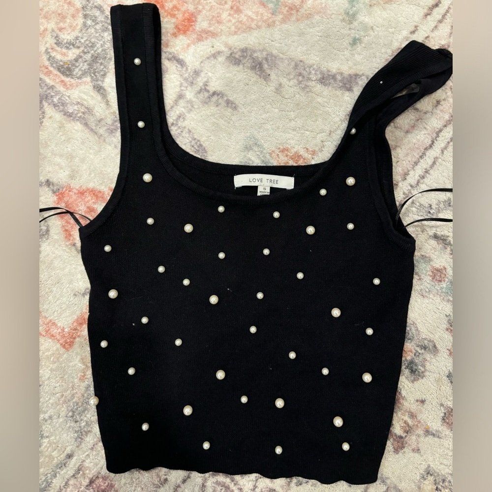 Love Tree Pearl embedded black soft crop top size S